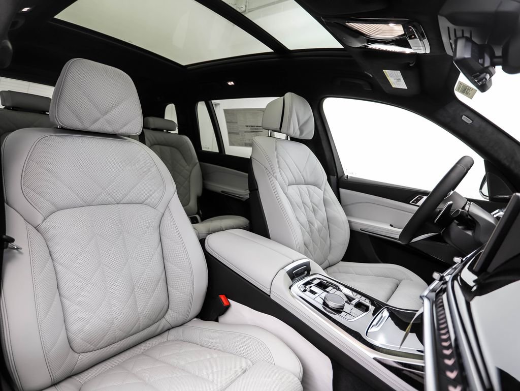 Used 2026 BMW X7 xDrive40i w/ M Sport Package image 40
