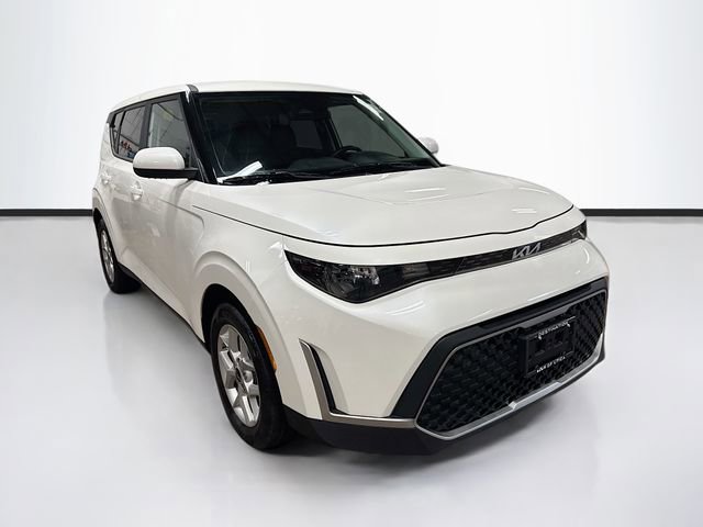 Used 2023 Kia Soul LX w/ LX Technology Package image 1
