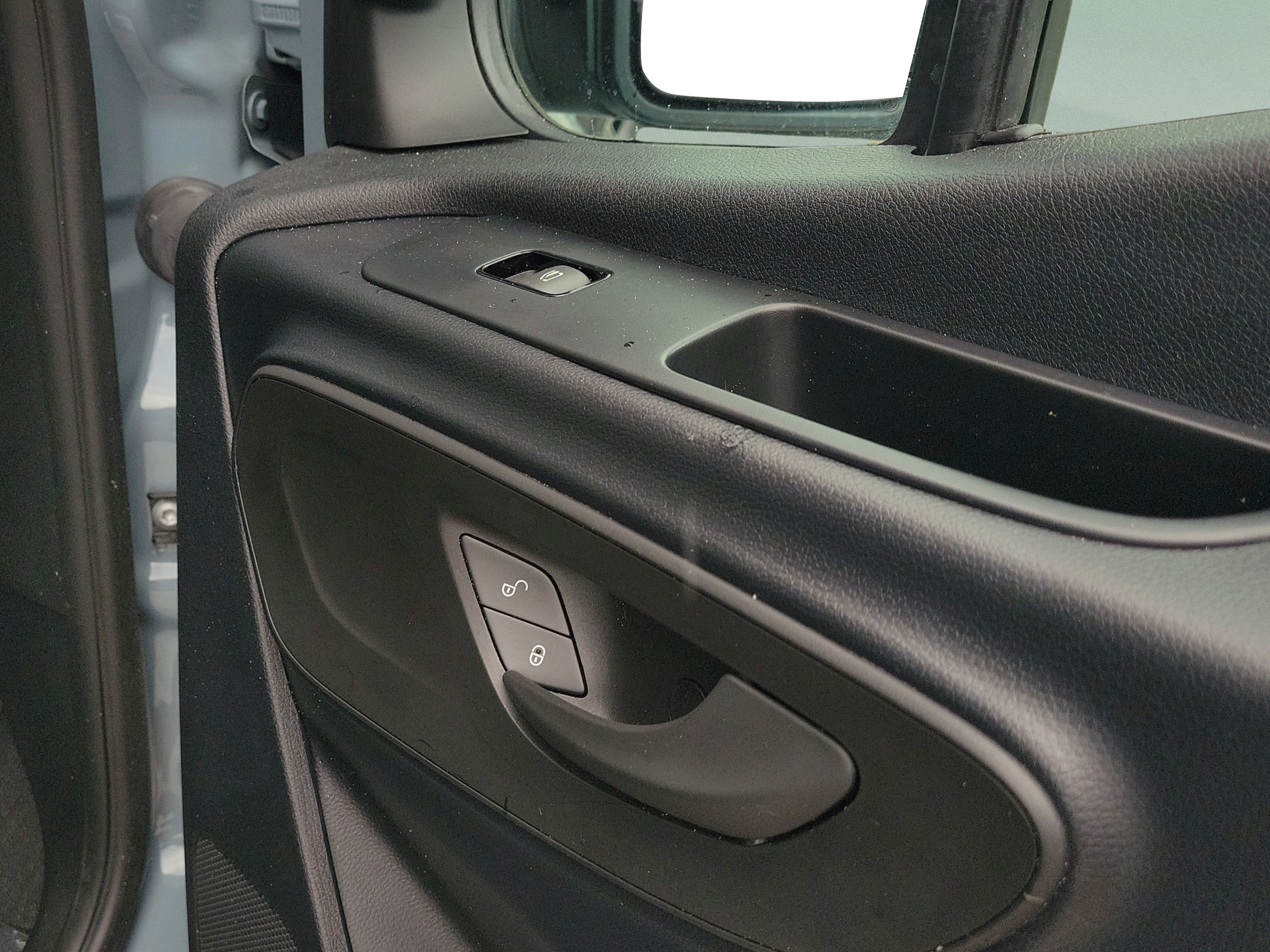 Used 2025 Mercedes-Benz Sprinter 2500 image 8