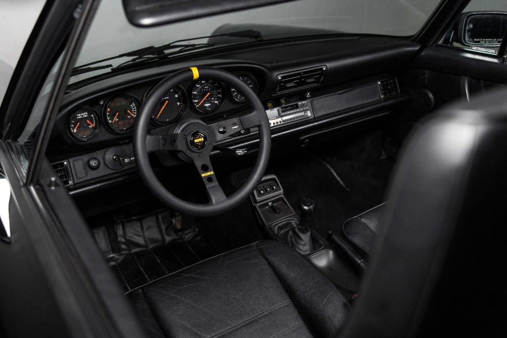 Used 1991 Porsche 911 Carrera RWD image 17