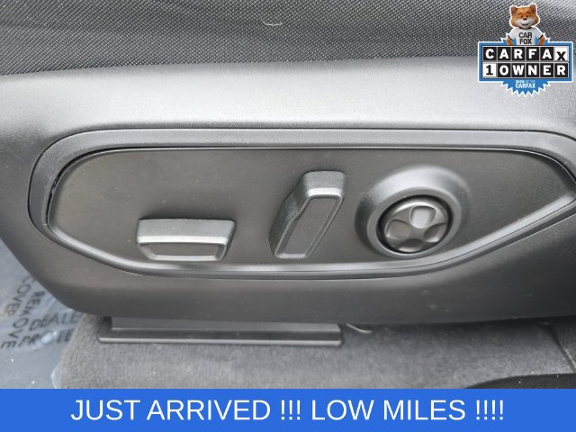 Used 2023 Jeep Grand Cherokee Laredo AWD/4WD image 23