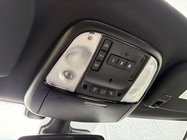 Used 2023 Dodge Durango GT RWD image 35