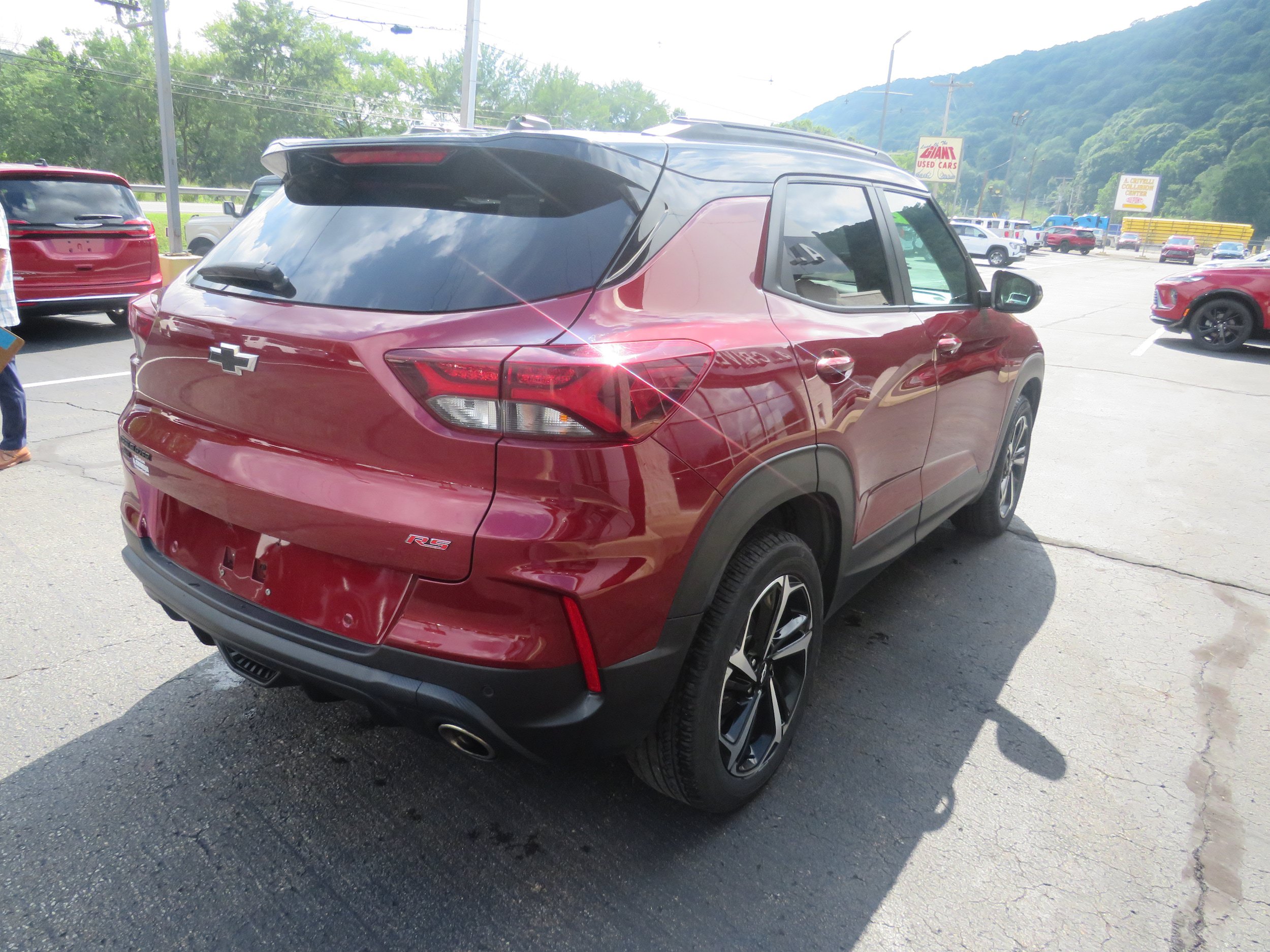 Used 2022 Chevrolet TrailBlazer RS w/ Technology Package AWD/4WD image 7