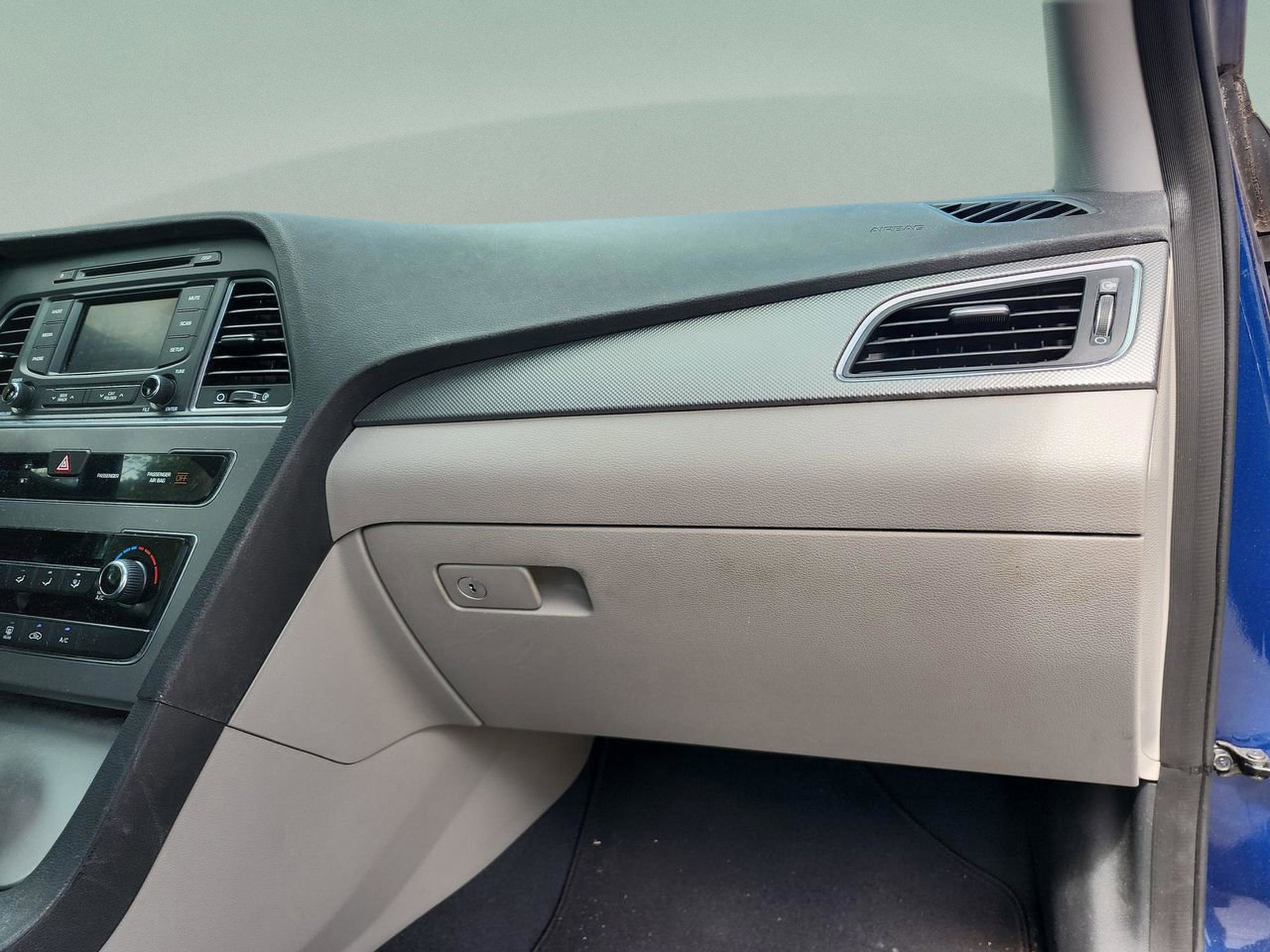 Used 2015 Hyundai Sonata SE w/ Option Group 09 image 18