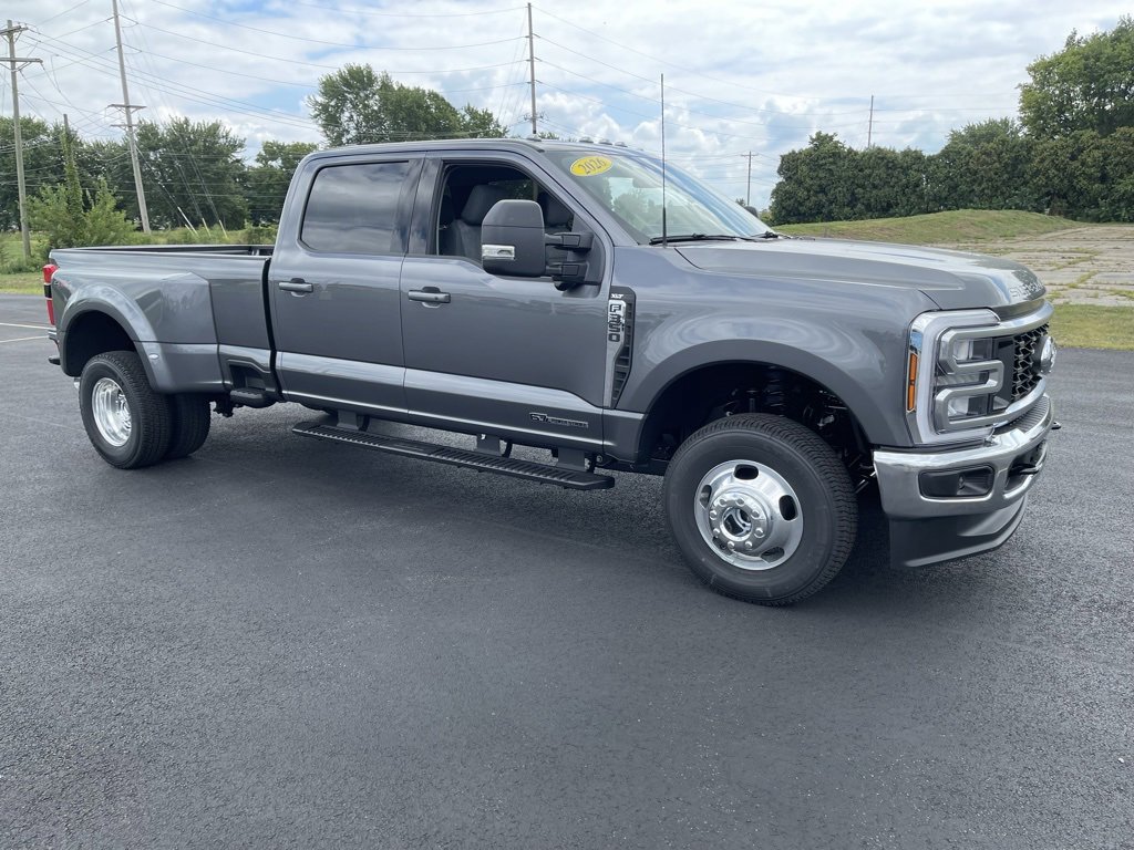 New 2026 Ford F350 4x4 Crew Cab DRW Super Duty image 8