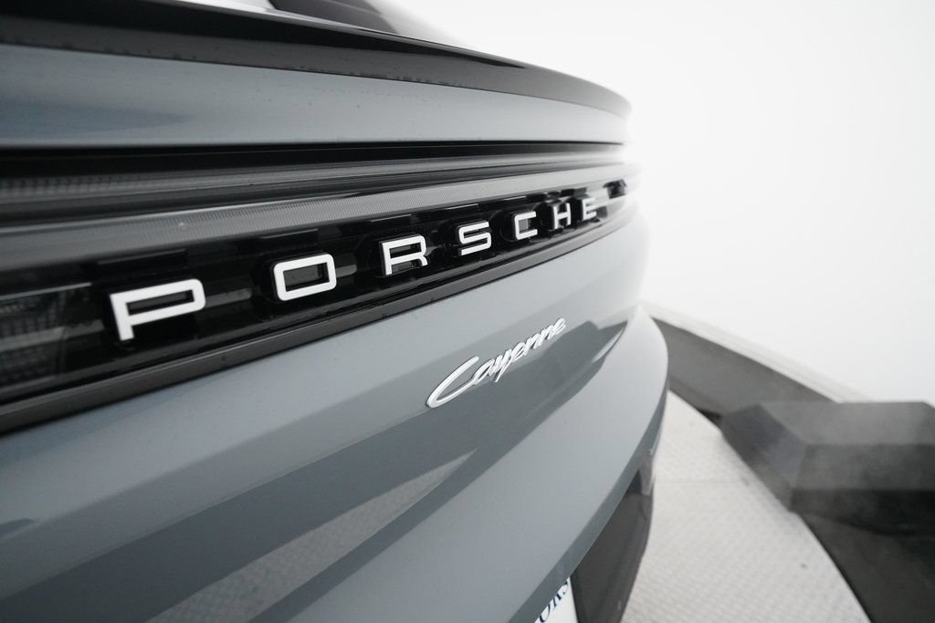 Certified 2026 Porsche Cayenne Coupe AWD/4WD image 14
