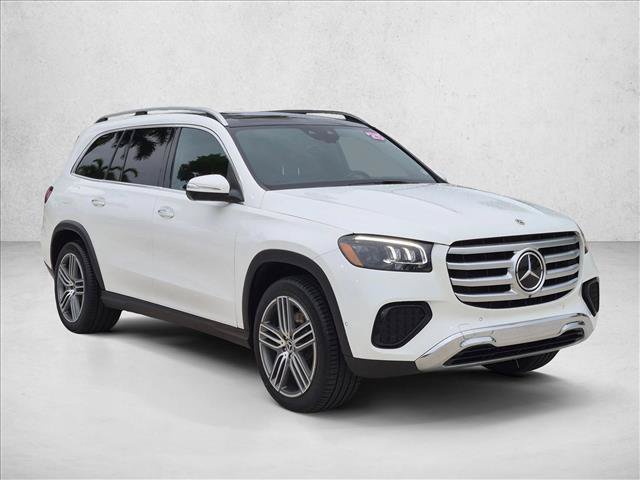 Used 2025 Mercedes-Benz GLS 450 4MATIC image 3