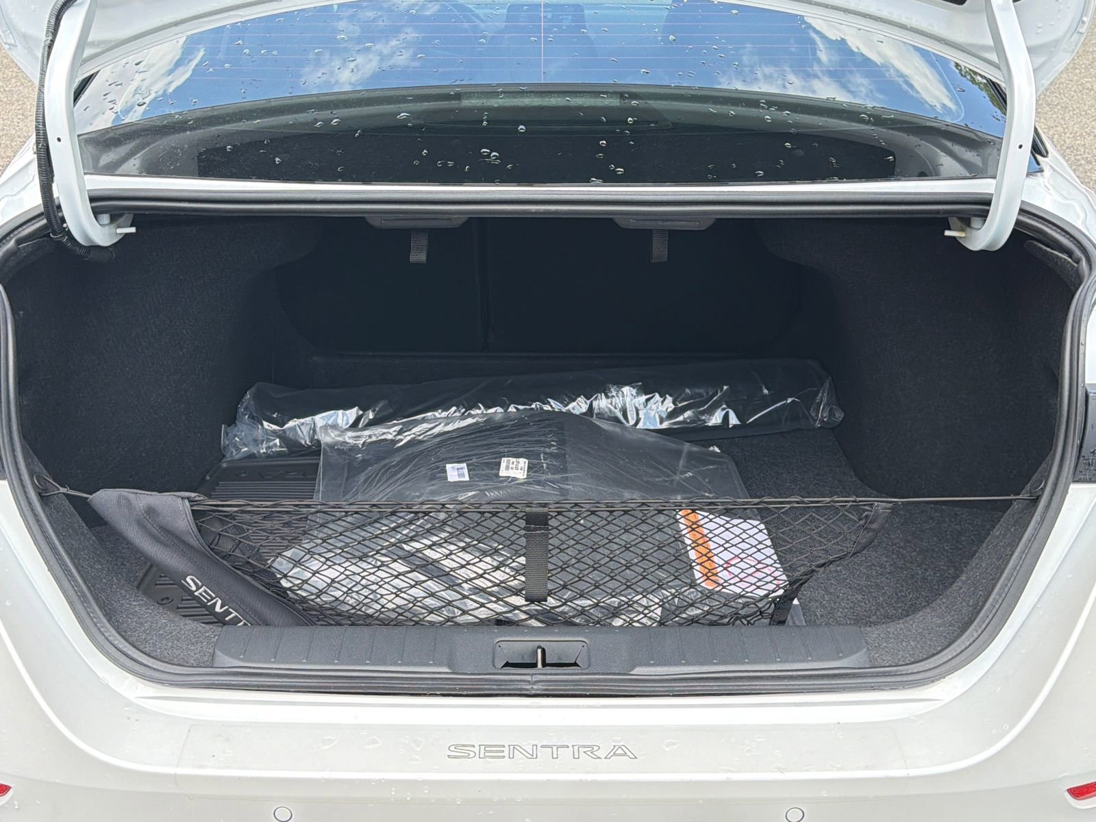 Certified 2025 Nissan Sentra SR w/ SR Premium Package FWD image 18