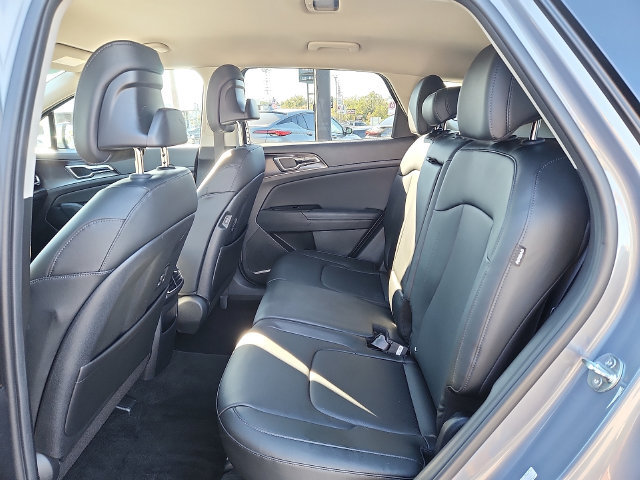 Used 2025 Kia Sportage EX AWD/4WD image 10