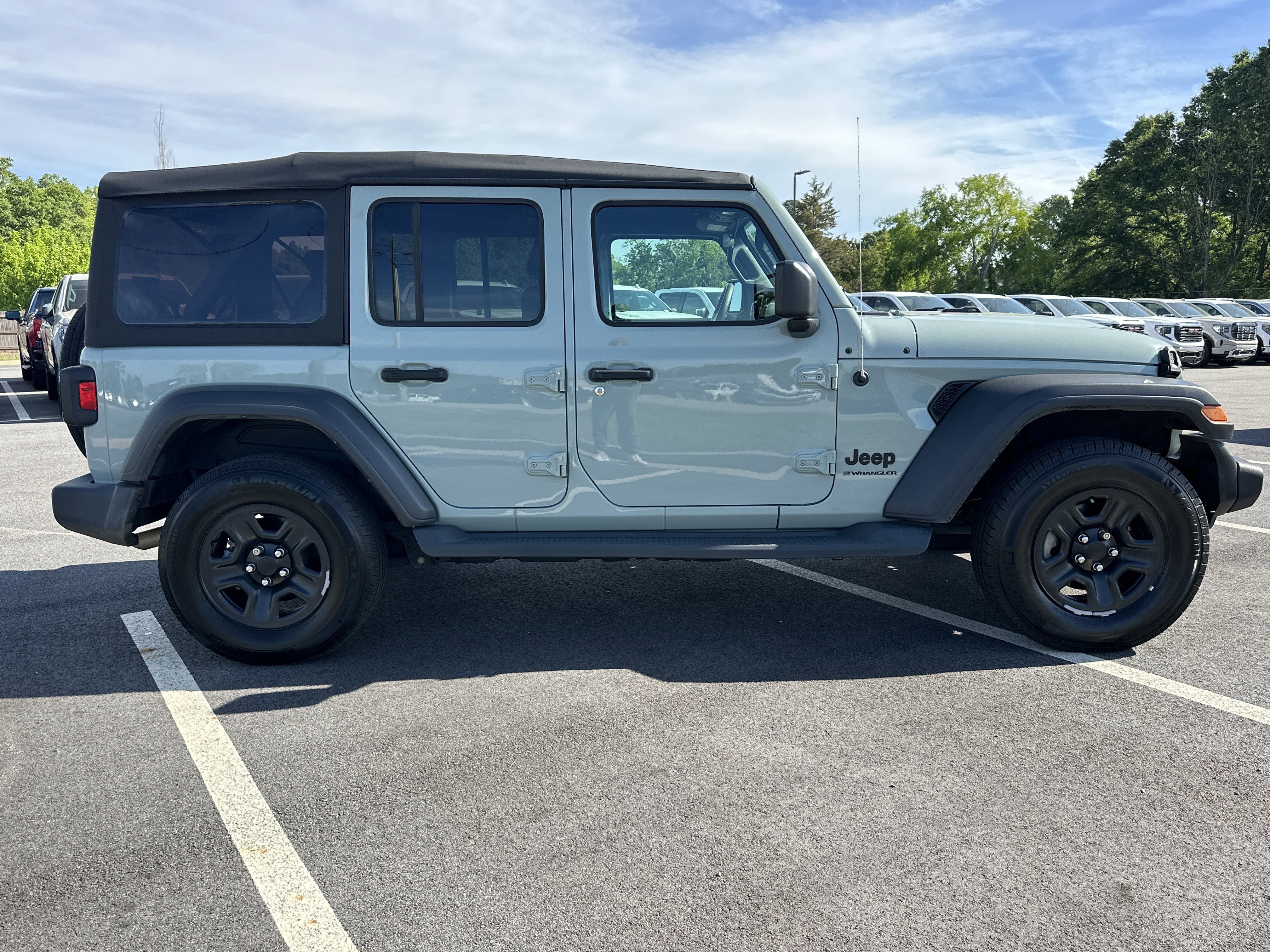 Used 2023 Jeep Wrangler Sport image 6