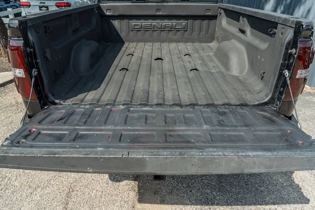 Used 2018 GMC Sierra 2500 Denali w/ Duramax Plus Package AWD/4WD image 10