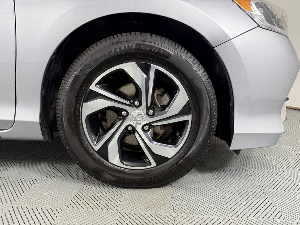 Used 2017 Honda Accord LX image 12