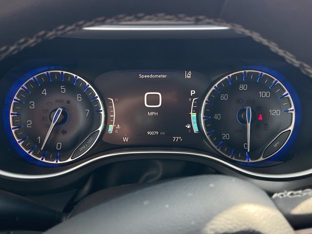 Used 2023 Chrysler Pacifica Touring-L AWD/4WD image 26