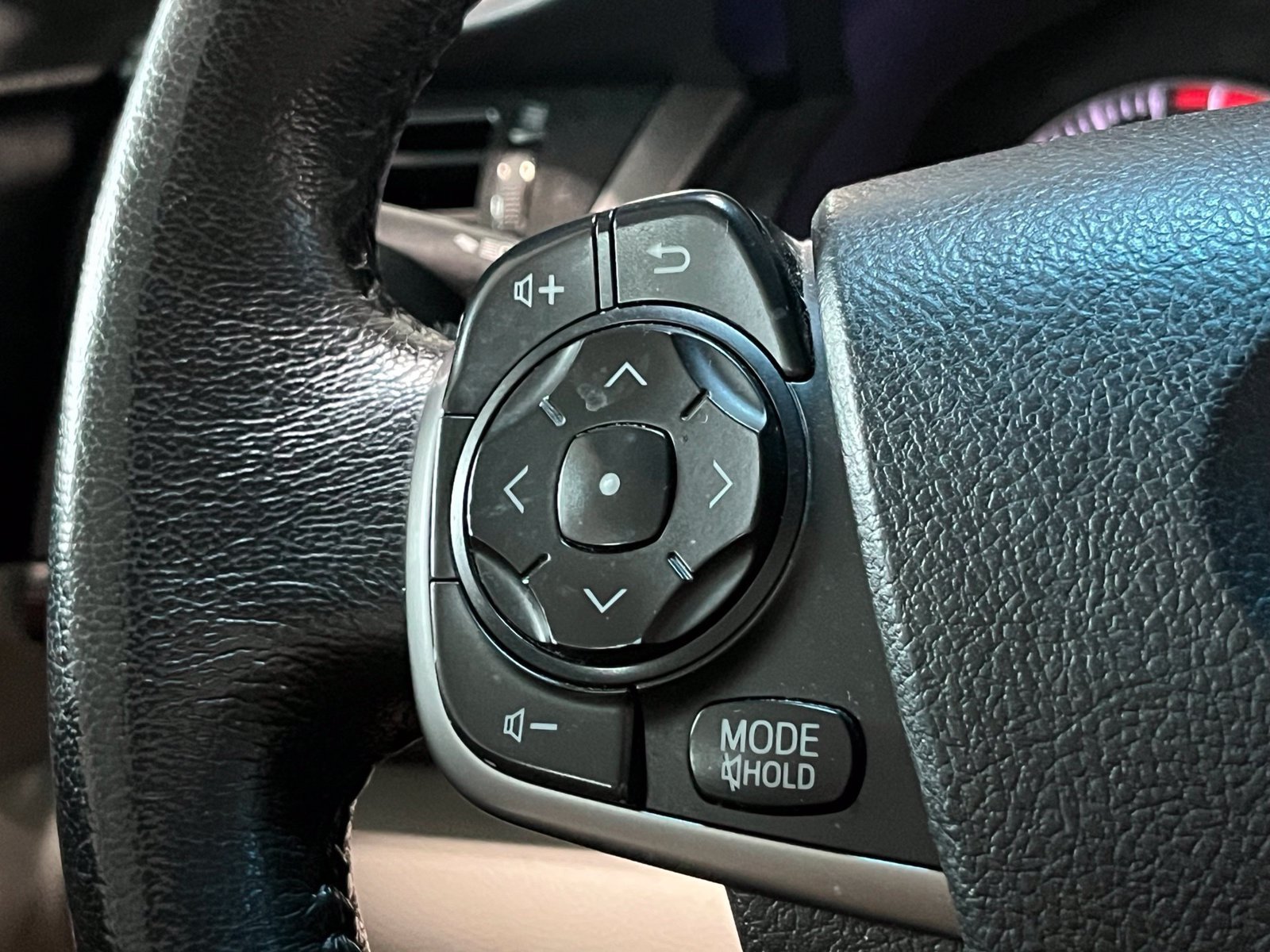 Used 2012 Toyota Camry XLE w/ Leather Pkg FWD image 31