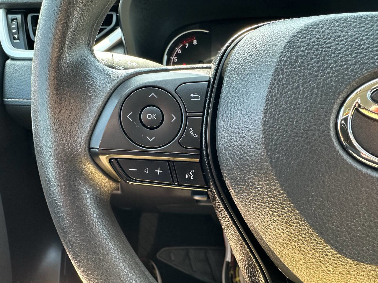 Used 2024 Toyota RAV4 XLE image 19