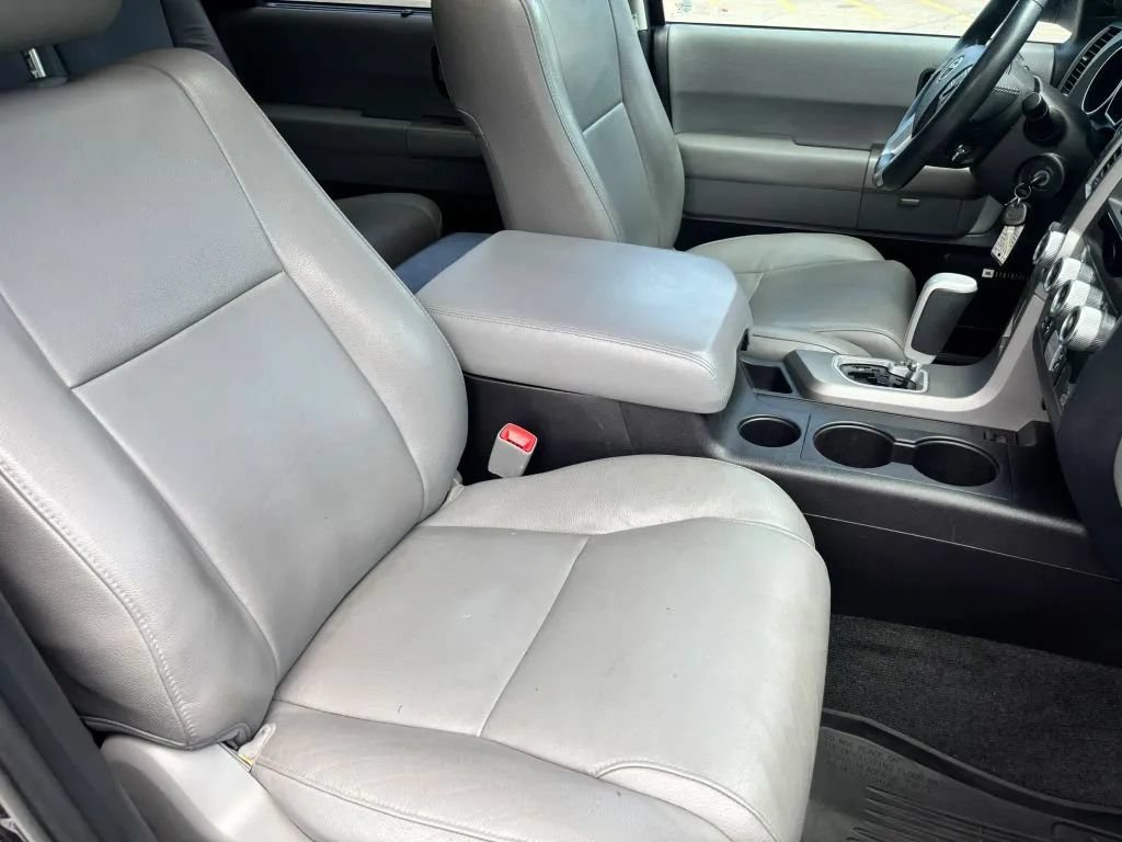 Used 2017 Toyota Sequoia Limited AWD/4WD image 19