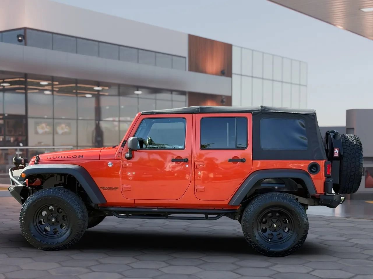 Used 2015 Jeep Wrangler Unlimited Rubicon AWD/4WD image 3