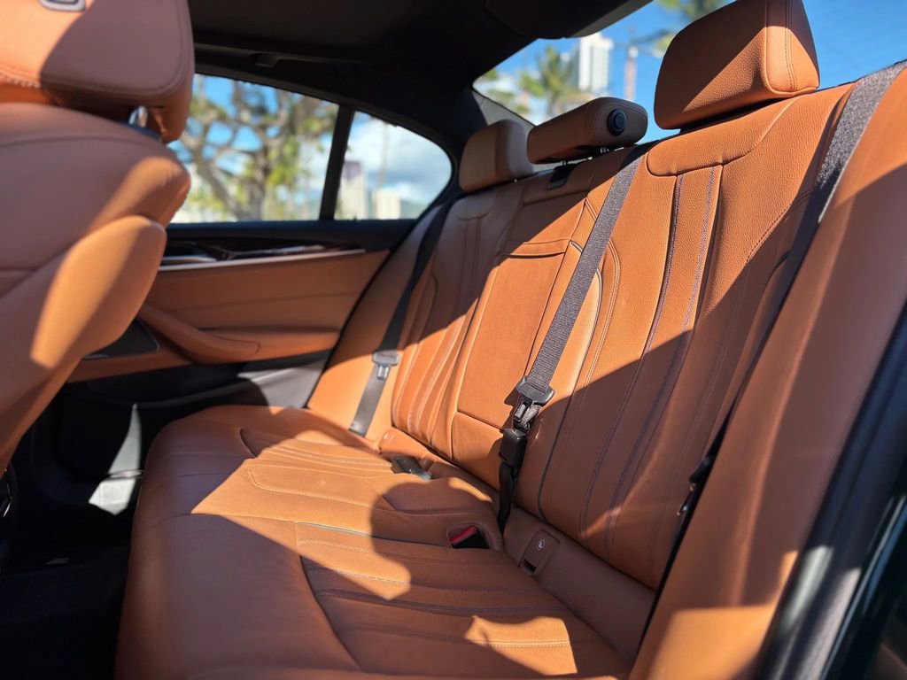 Used 2022 BMW 530i w/ Premium Package image 11