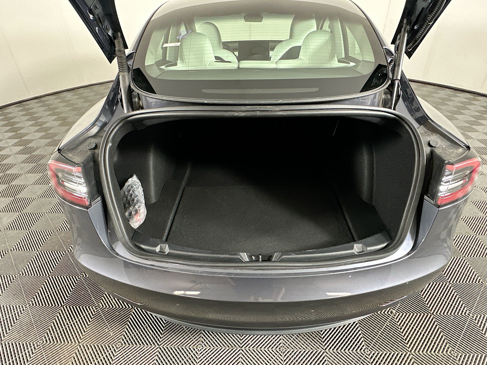 Used 2023 Tesla Model 3 Standard Range RWD image 28