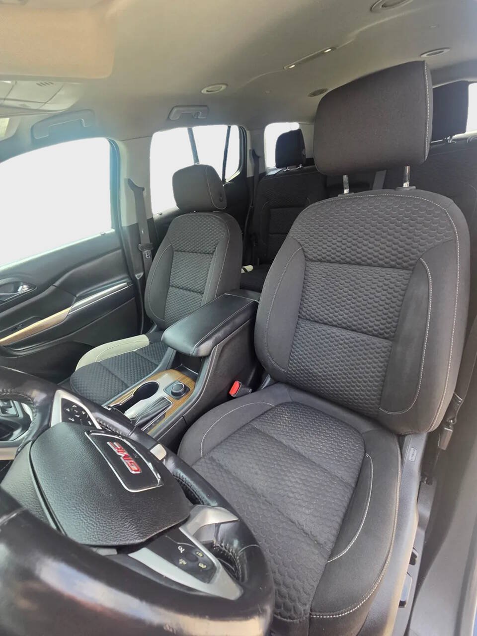 Used 2018 GMC Acadia SLE FWD image 11