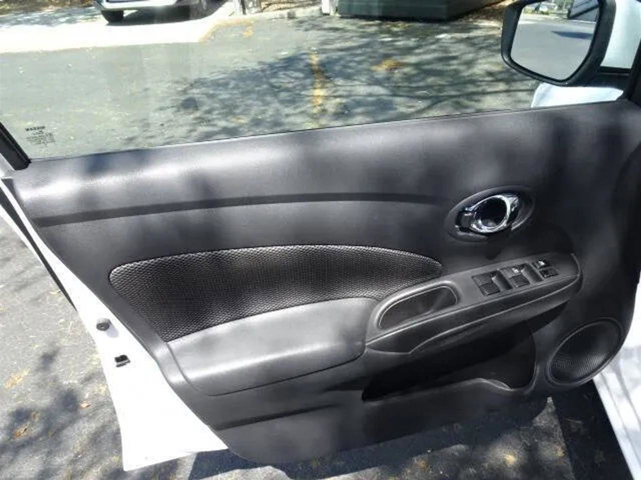 Used 2018 Nissan Versa SV image 30