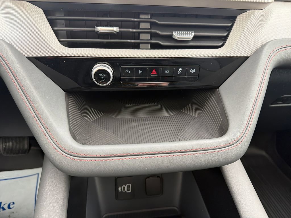 New 2026 Ford Explorer Active w/ Active Comfort Package image 17