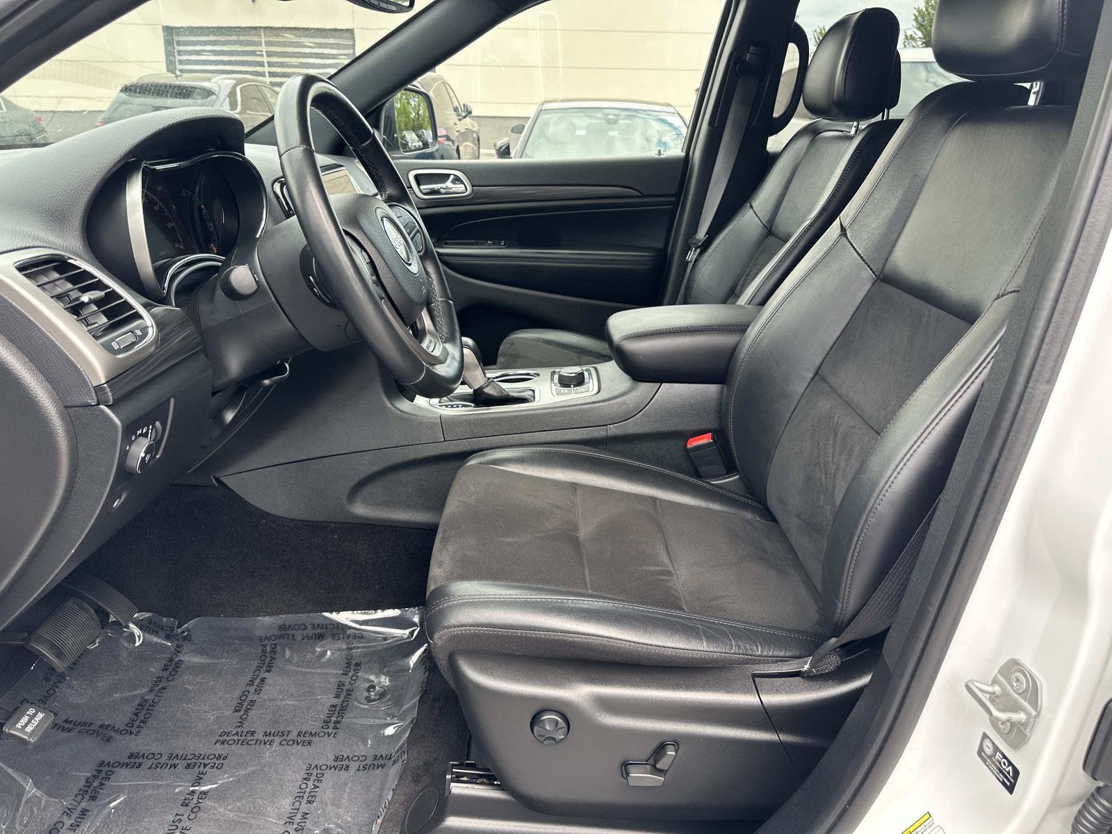 Used 2022 Jeep Grand Cherokee Laredo X AWD/4WD image 25