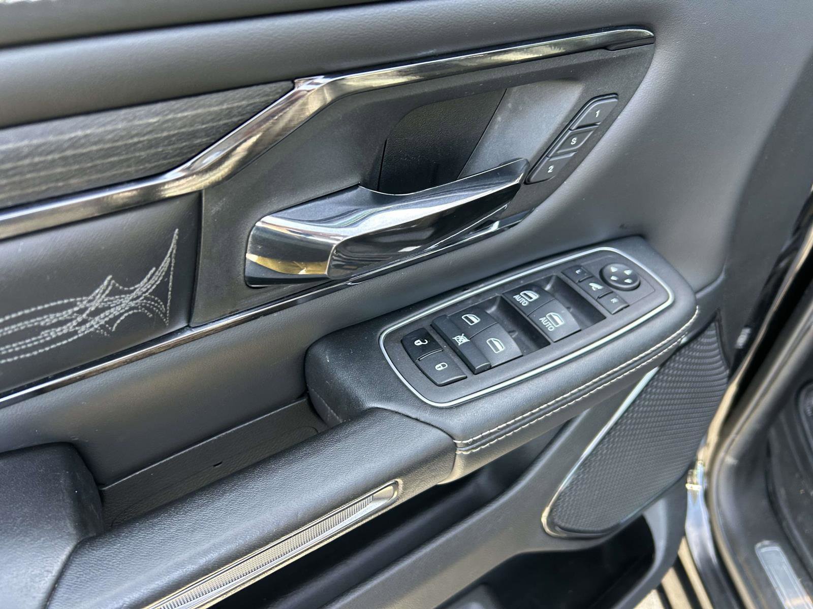 Used 2023 RAM 1500 Limited w/ Body Color Bumper Group image 18