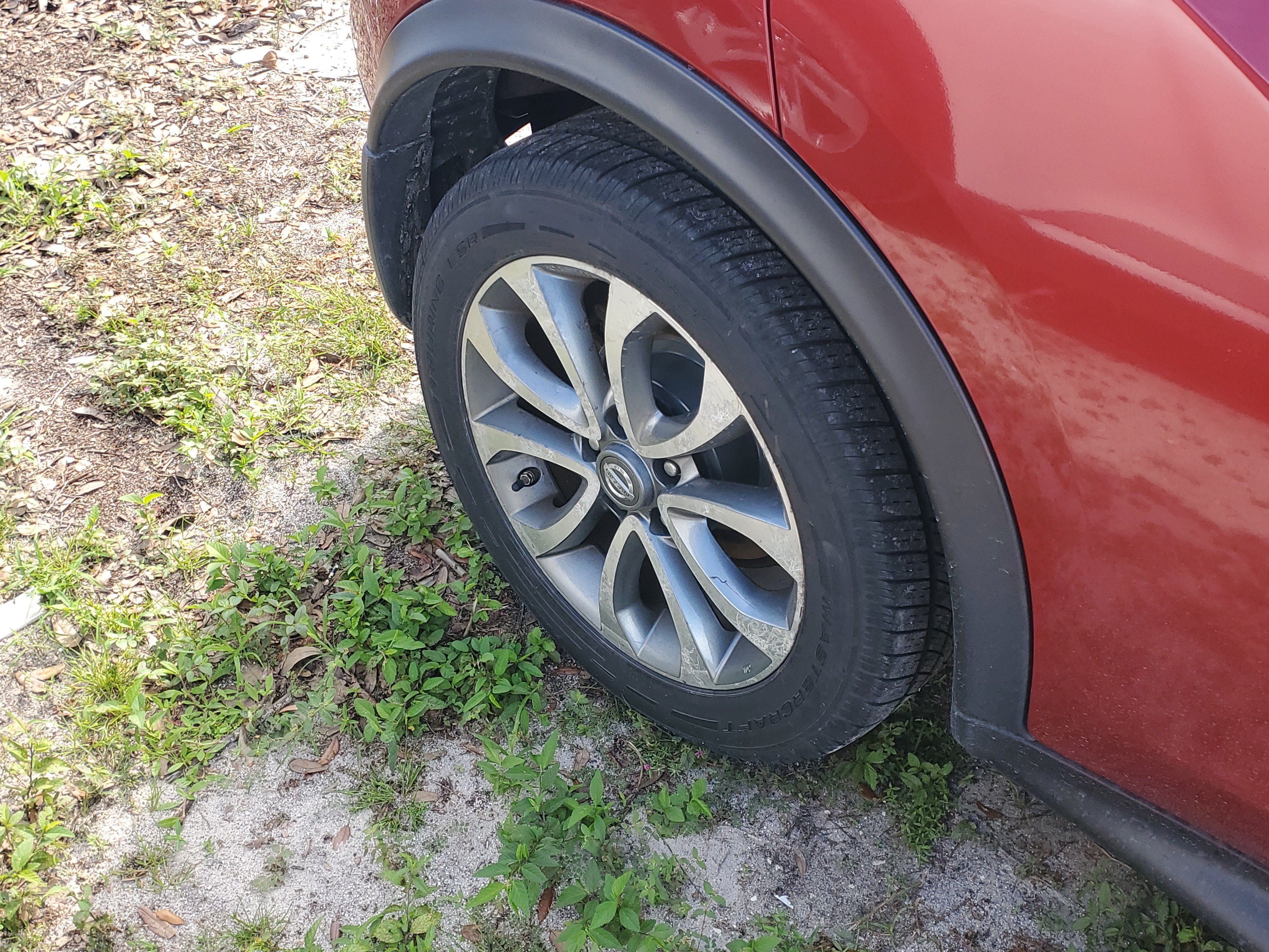 Used 2012 Nissan Juke SV w/ Sport Pkg AWD/4WD image 4