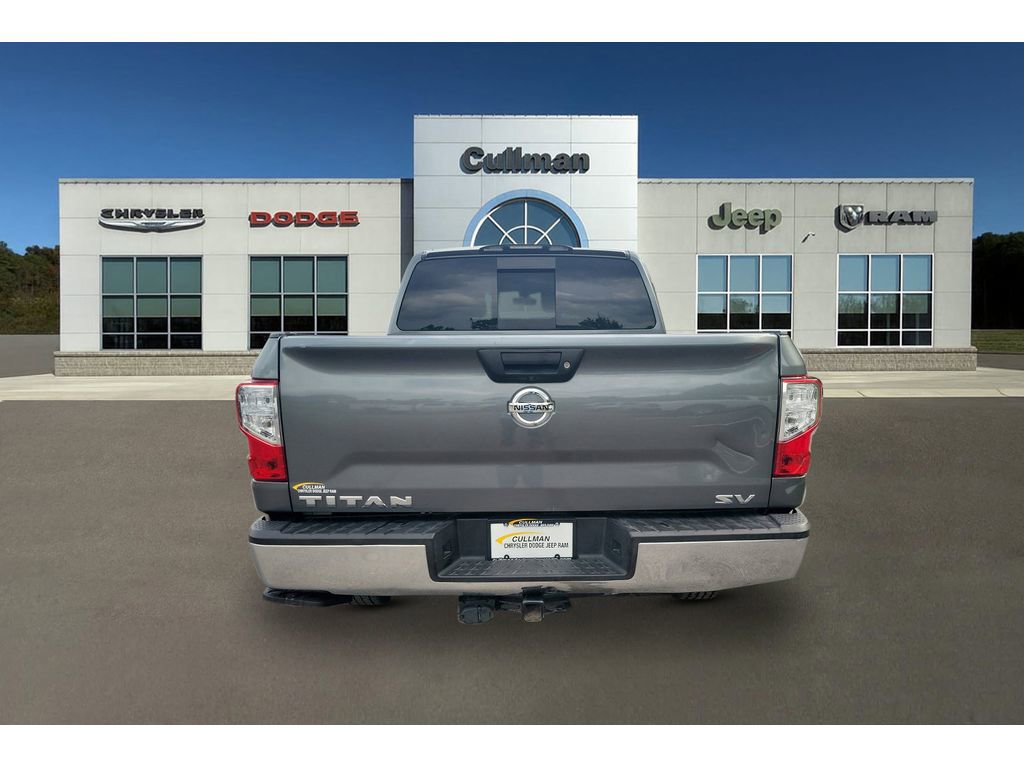 Used 2018 Nissan Titan SV RWD image 4