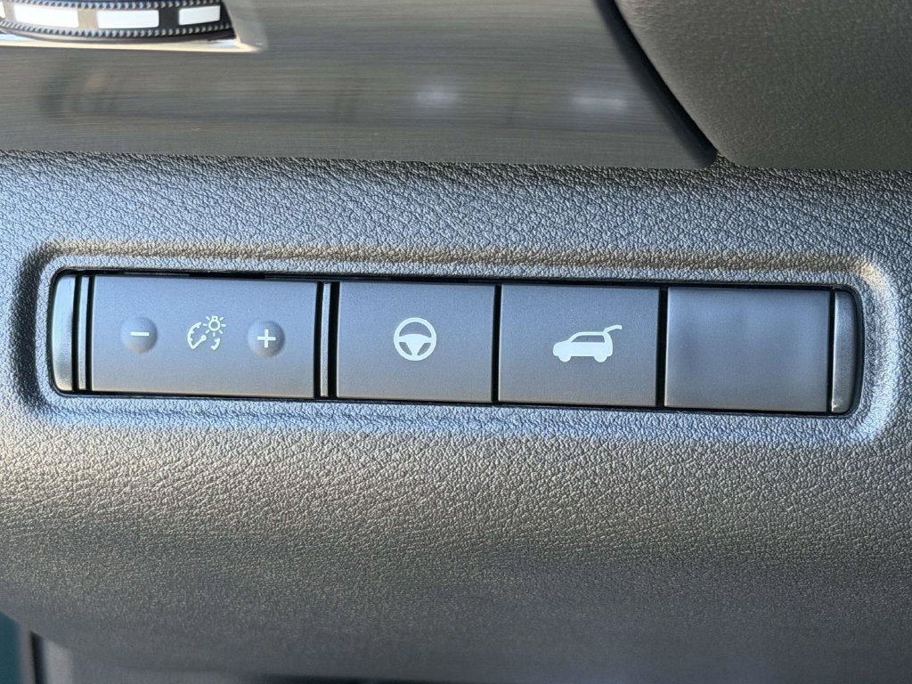 Used 2025 Nissan Pathfinder Rock Creek AWD/4WD image 24