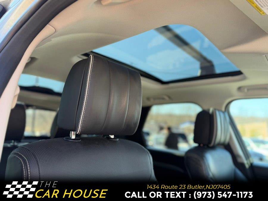 Used 2017 Land Rover Discovery First Edition image 24