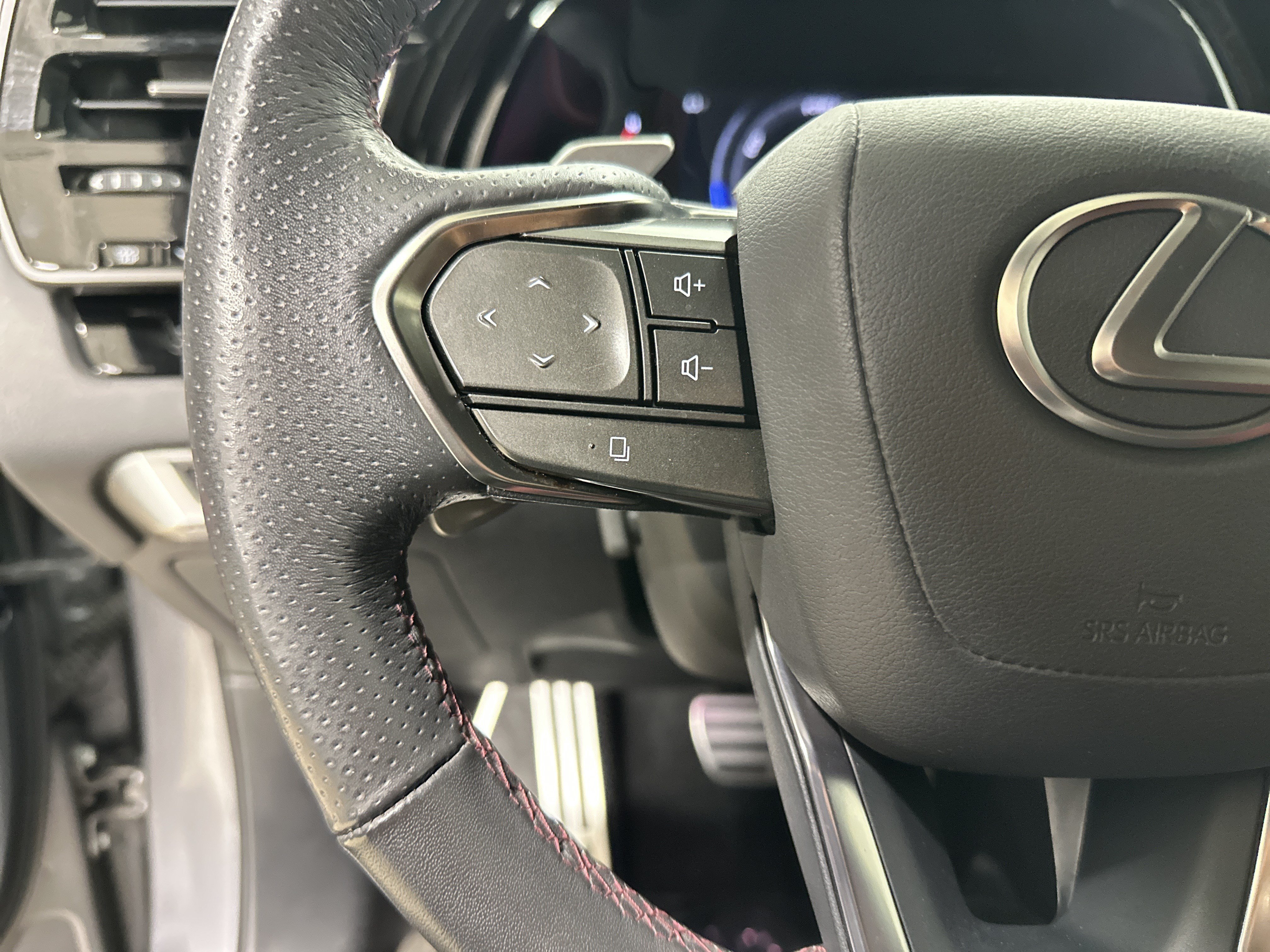 Used 2023 Lexus RX 500h F Sport w/ Cold Area Package AWD/4WD image 19