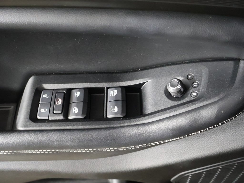 Used 2023 Jeep Grand Cherokee L Laredo AWD/4WD image 37