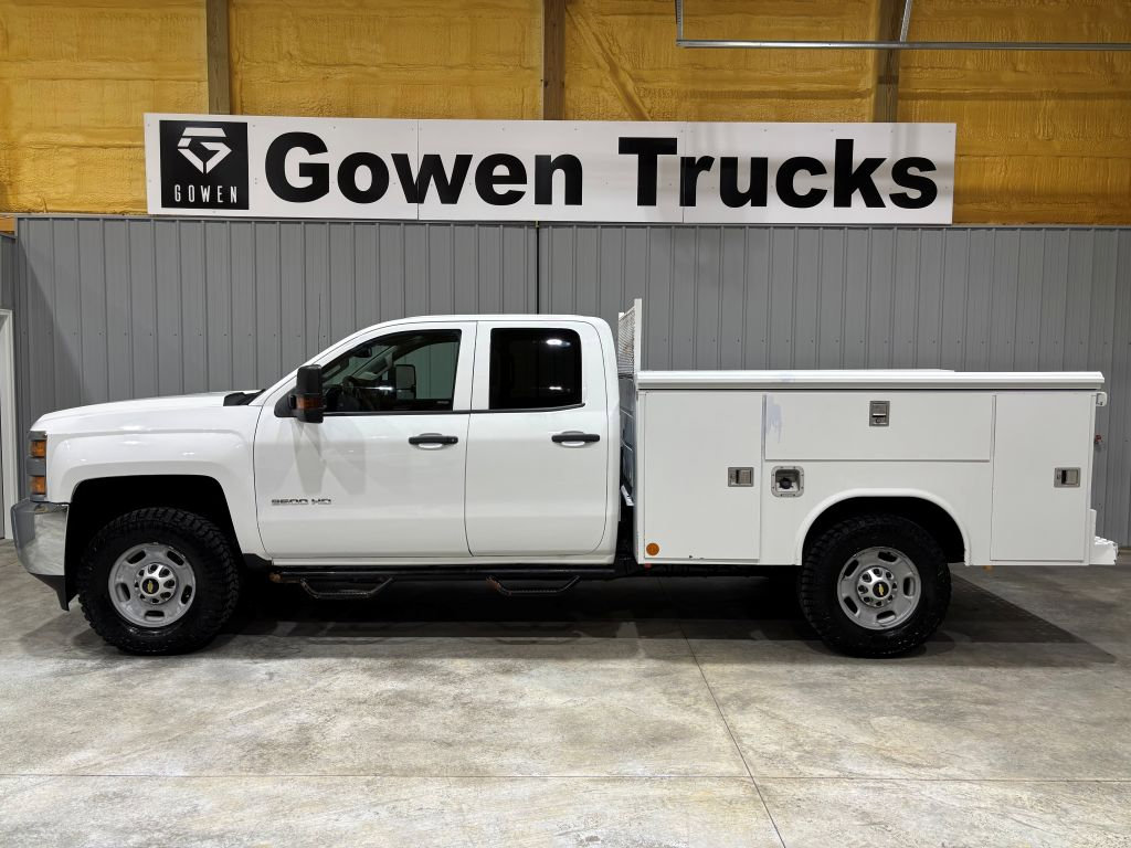 Used 2018 Chevrolet Silverado 2500 W/T w/ Snow Plow Prep Package image 2