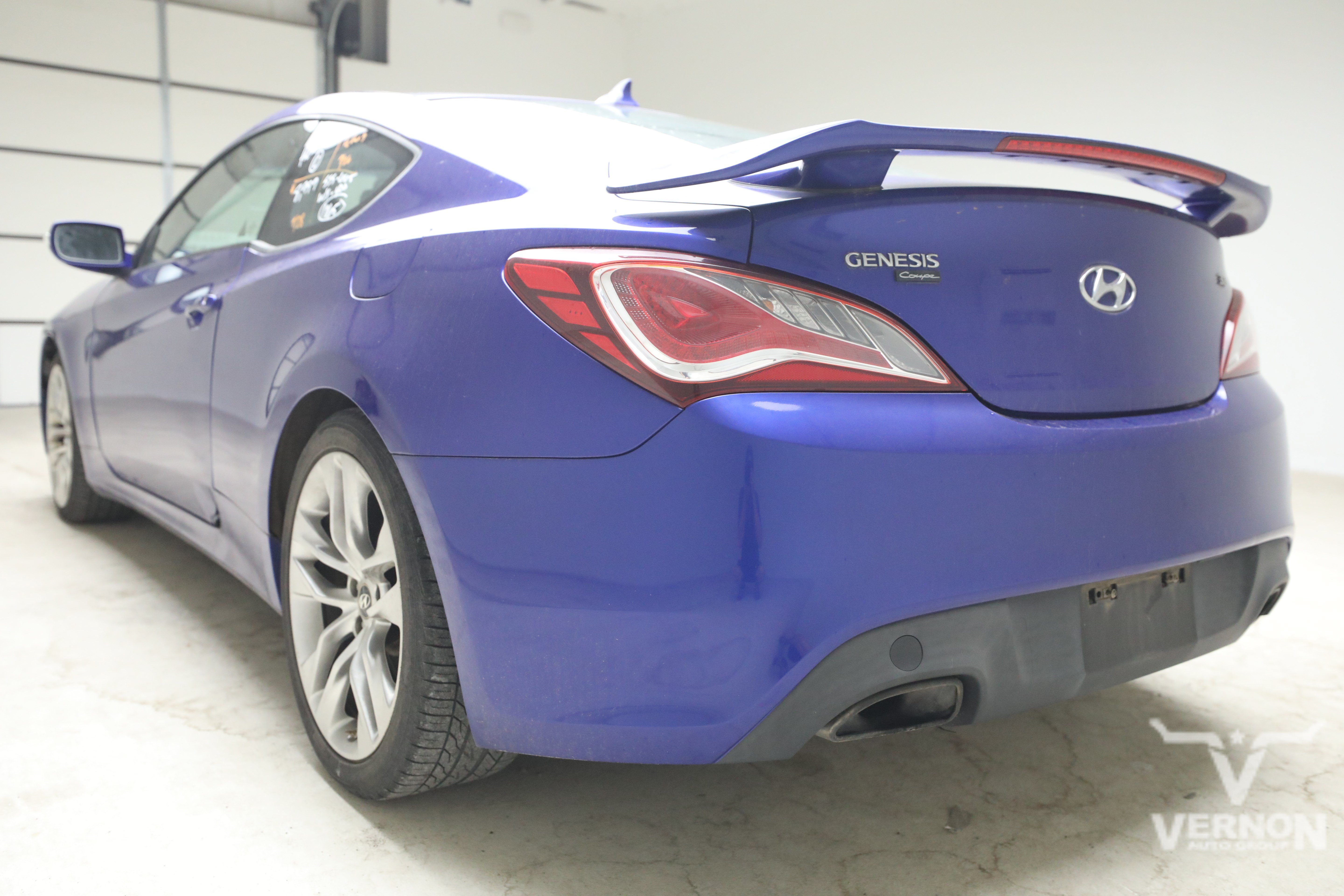 Used 2013 Hyundai Genesis 3.8 RWD image 2