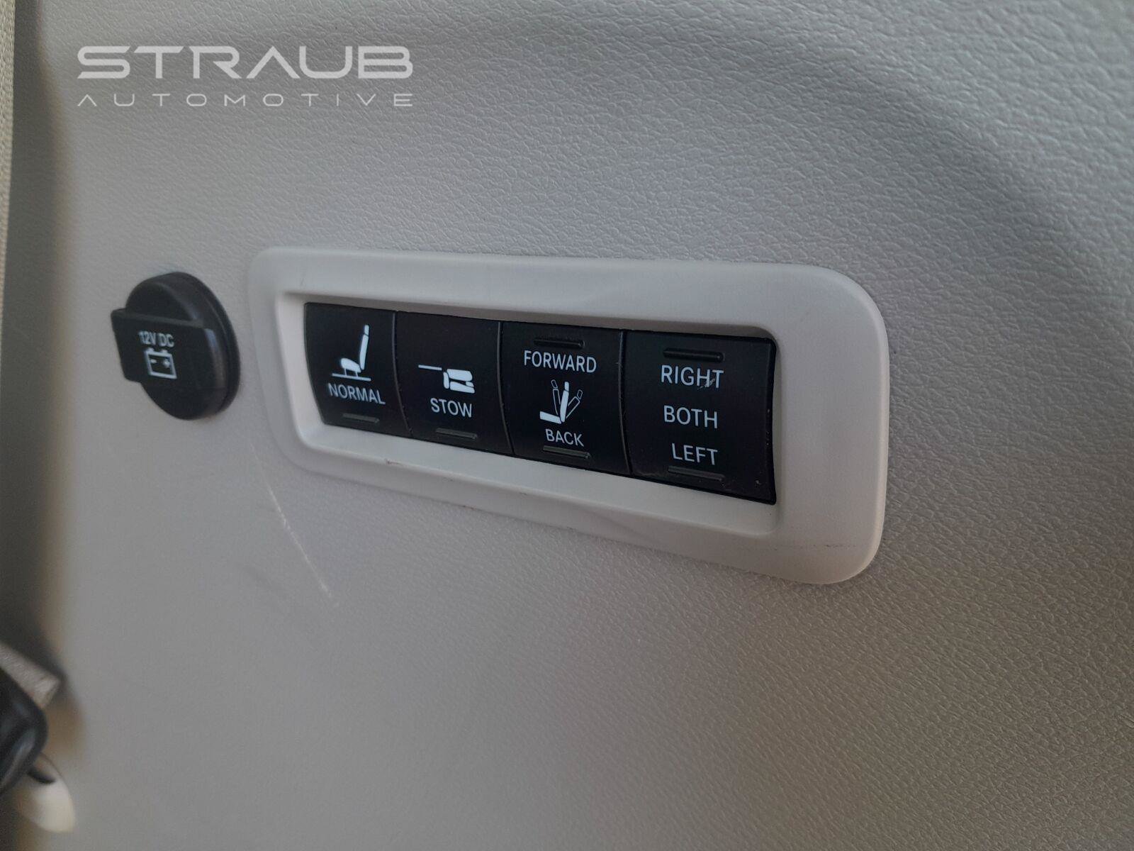 Used 2019 Chrysler Pacifica Limited FWD image 58