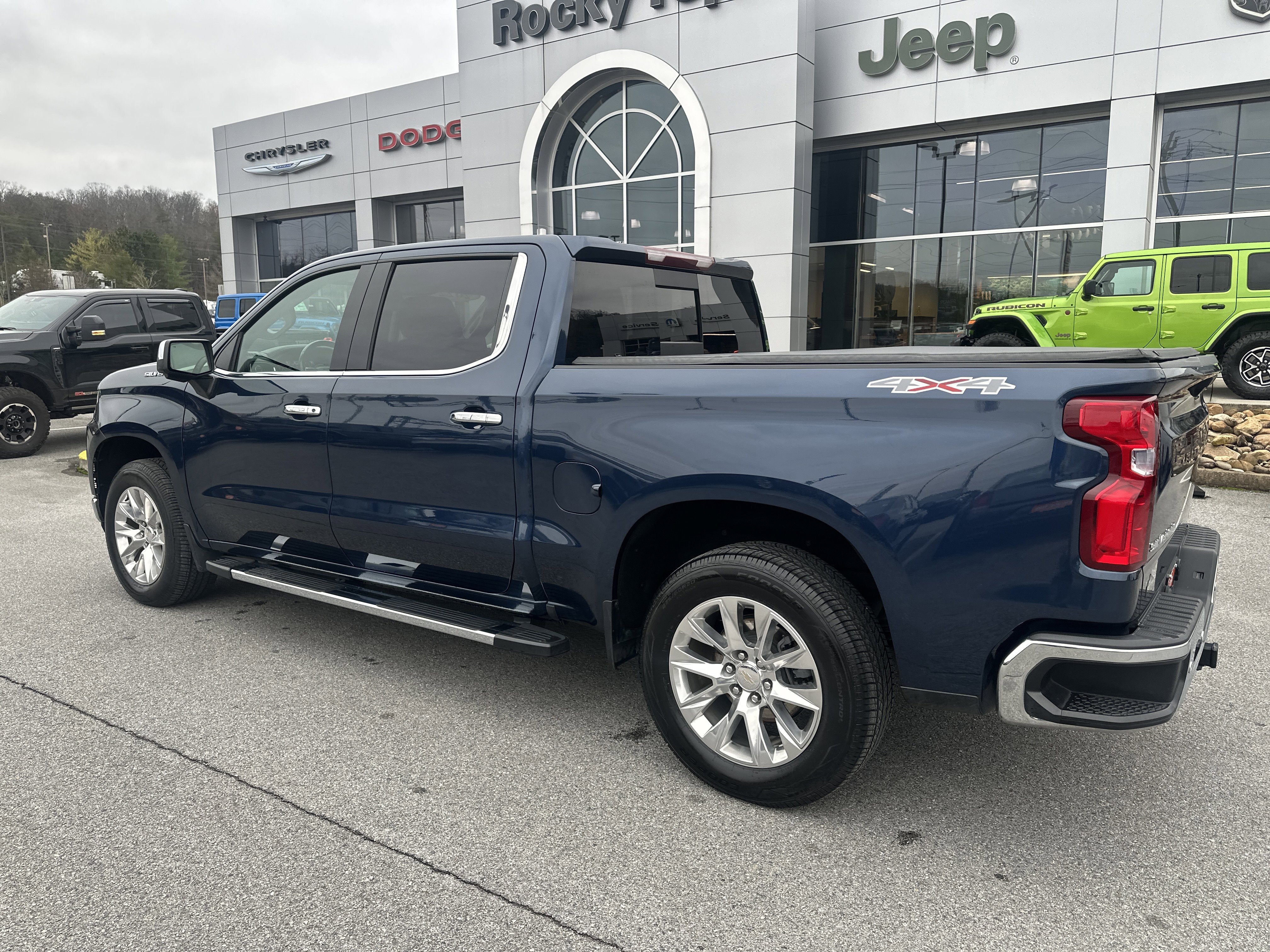 Used 2022 Chevrolet Silverado 1500 LTZ AWD/4WD image 11