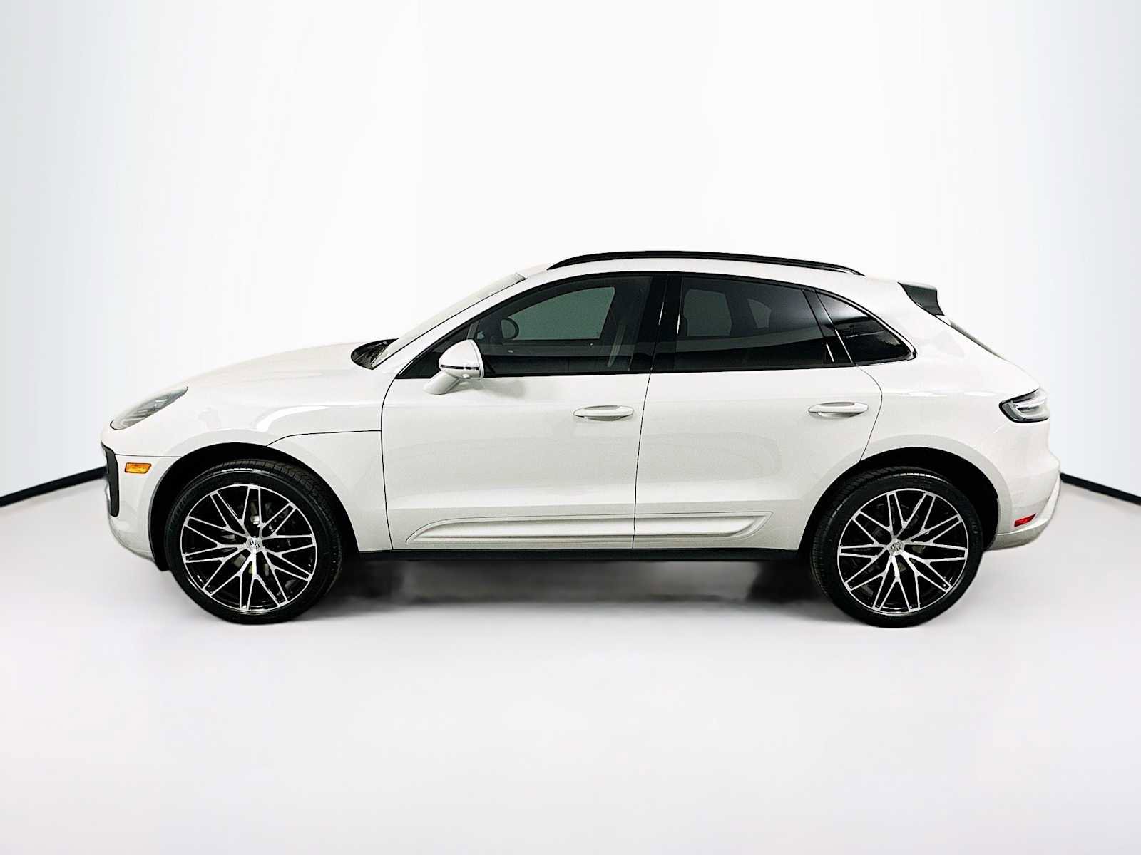 New 2025 Porsche Macan image 2