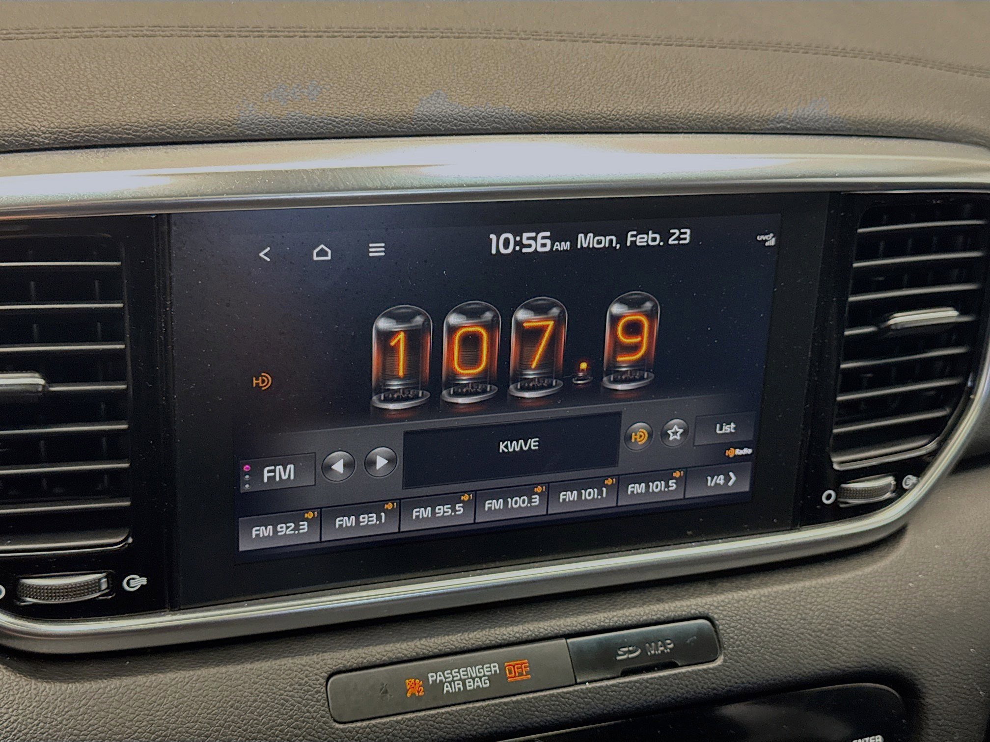 Used 2022 Kia Sportage EX w/ EX Technology Package image 11