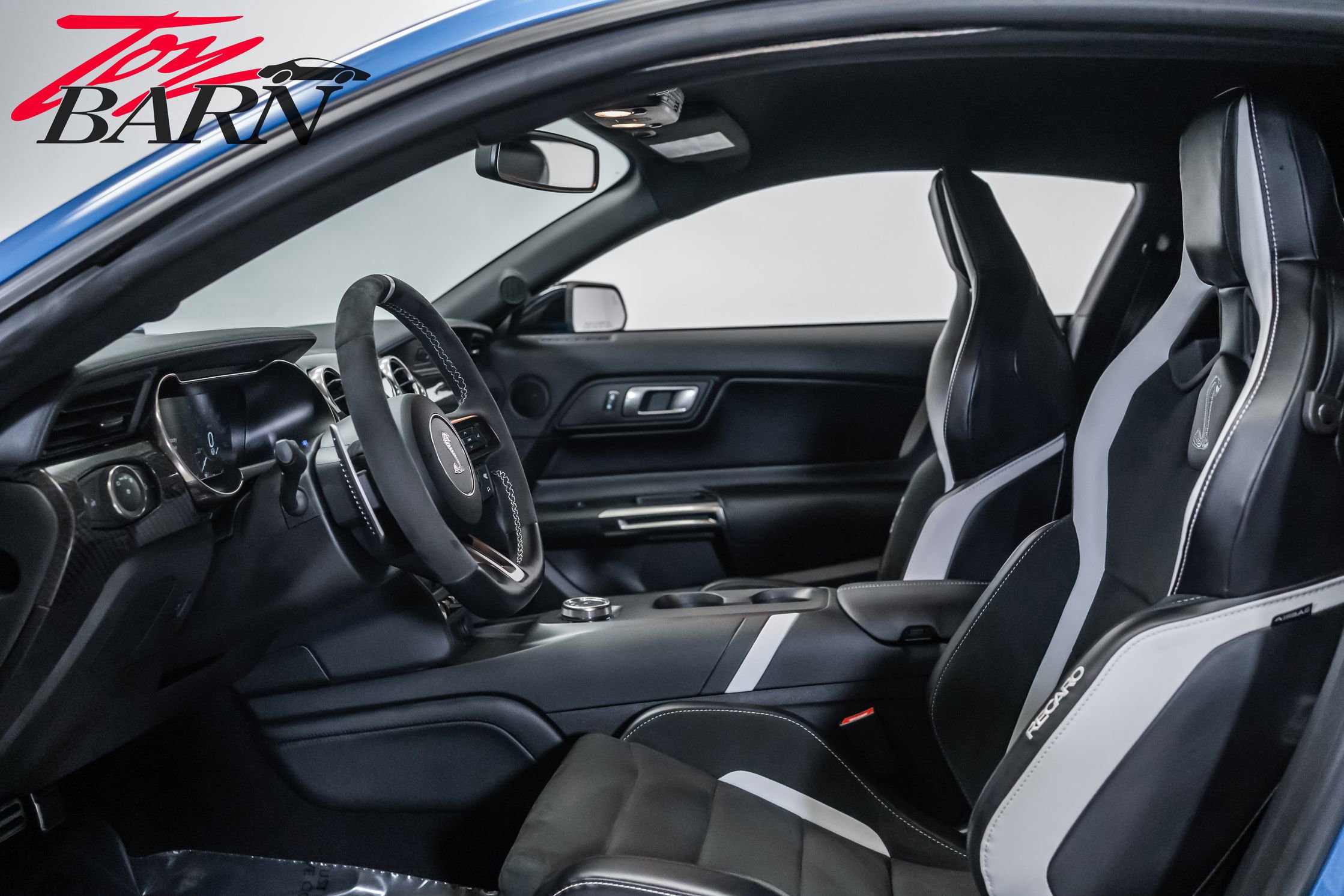 Used 2020 Ford Mustang Shelby GT500 w/ Carbon Fiber Track Pack image 27