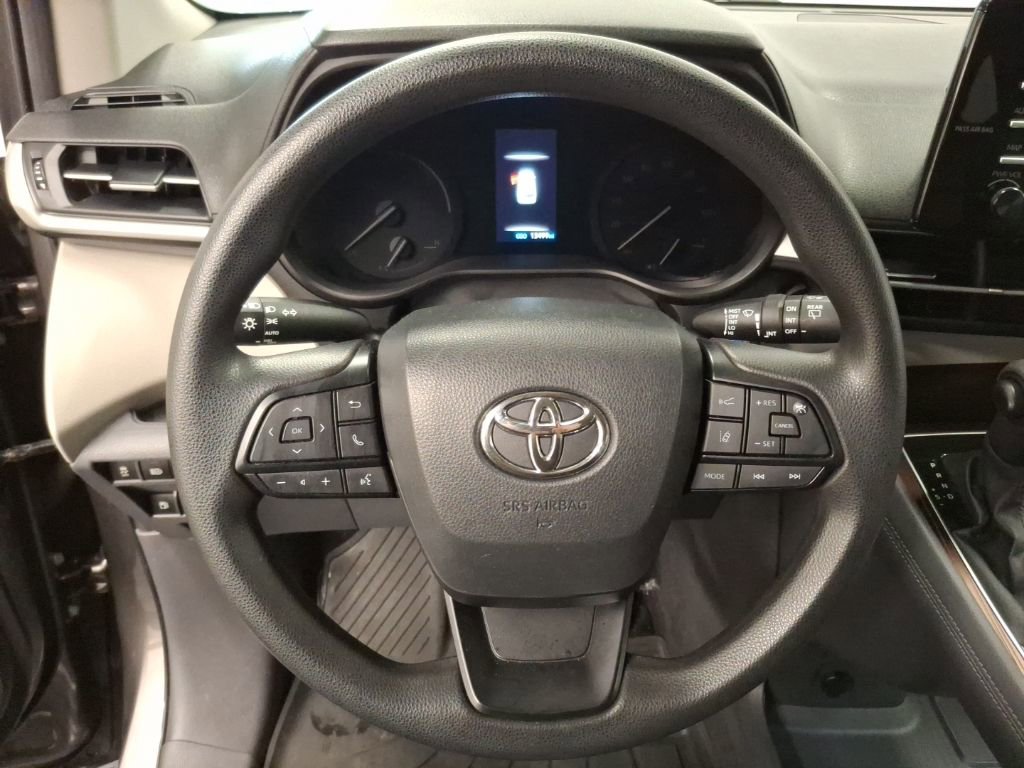 Used 2023 Toyota Sienna LE image 20