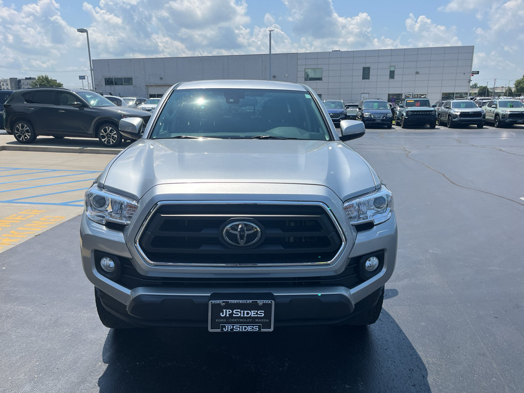 Used 2022 Toyota Tacoma SR5 AWD/4WD image 4