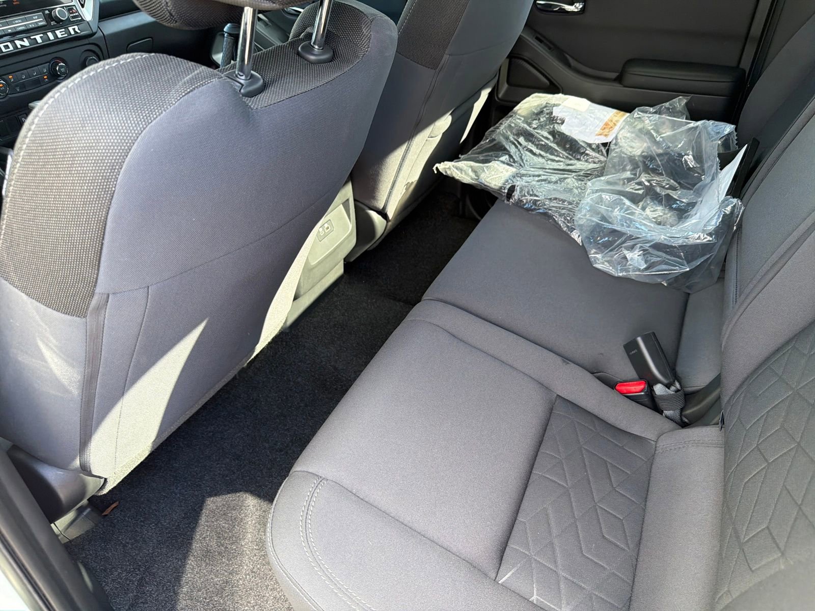 Certified 2025 Nissan Frontier SV image 18