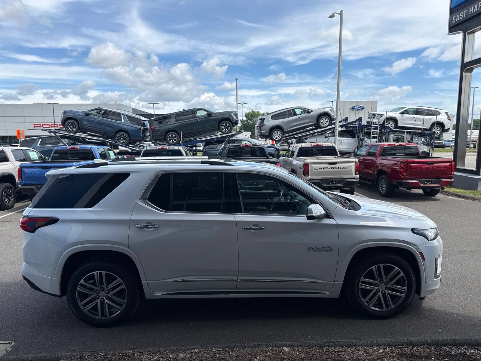 Used 2023 Chevrolet Traverse High Country AWD/4WD image 5