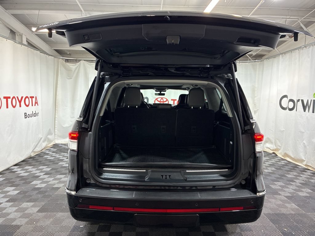 Used 2023 Lincoln Navigator L Black Label AWD/4WD image 17