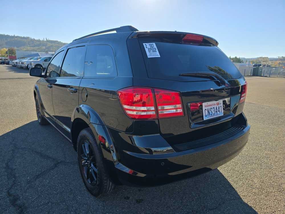 Used 2020 Dodge Journey SE w/ Blacktop Package FWD image 9