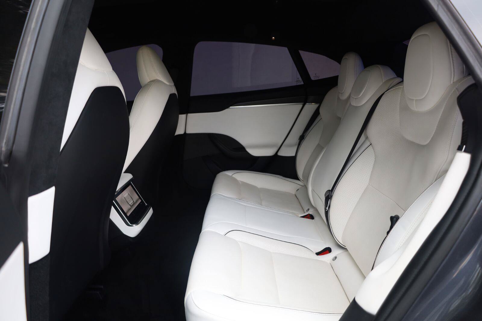 Used 2022 Tesla Model S Plaid AWD/4WD image 17