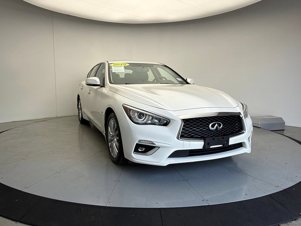 Used 2019 INFINITI Q50 Luxe w/ Essential Package (3.0T Luxe) AWD/4WD image 5