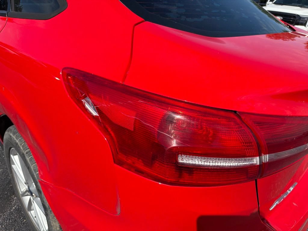 Used 2016 Ford Focus SE FWD image 15